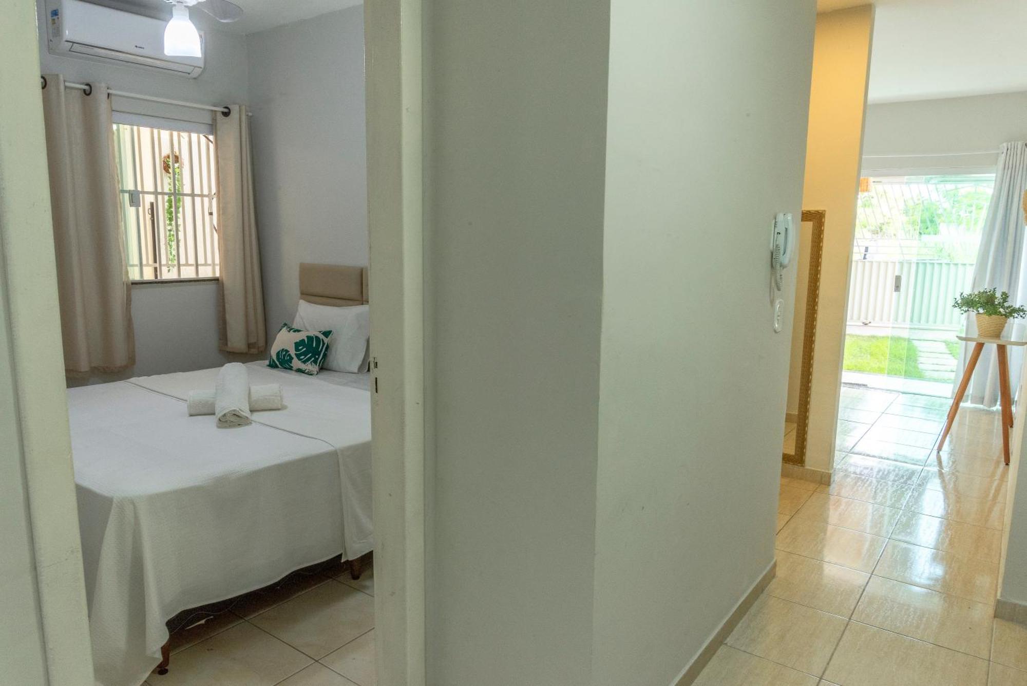 Casa de férias 500M Praia Taperapuan; 2 Quartos; Wifi 300Mbs; Churrasqueira; Chuveirao; Estacionamento Gratuito 1 Carro. *