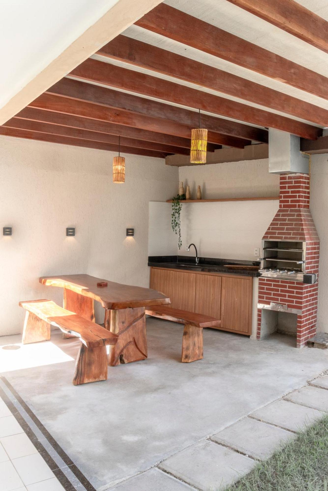 Casa de férias 500M Praia Taperapuan; 2 Quartos; Wifi 300Mbs; Churrasqueira; Chuveirao; Estacionamento Gratuito 1 Carro. Porto Seguro