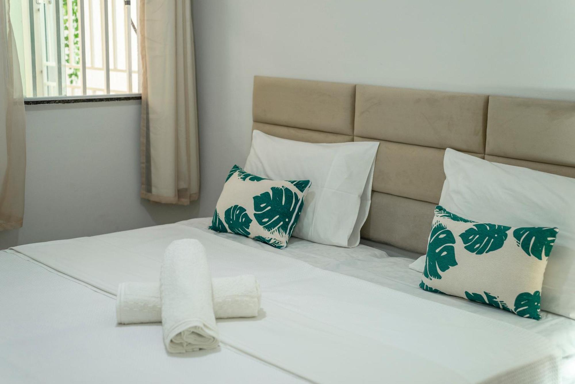 Casa de férias 500M Praia Taperapuan; 2 Quartos; Wifi 300Mbs; Churrasqueira; Chuveirao; Estacionamento Gratuito 1 Carro. *