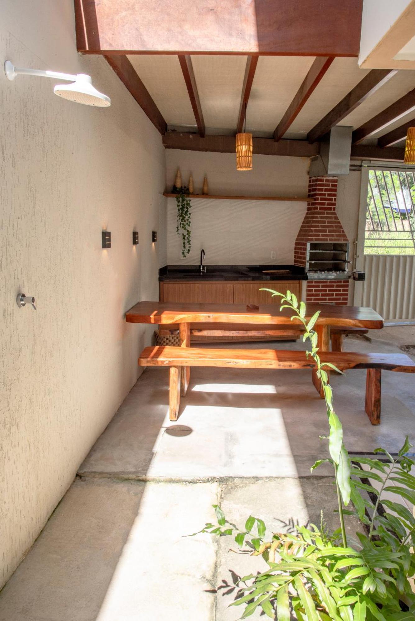 500M Praia Taperapuan; 2 Quartos; Wifi 300Mbs; Churrasqueira; Chuveirao; Estacionamento Gratuito 1 Carro. Porto Seguro