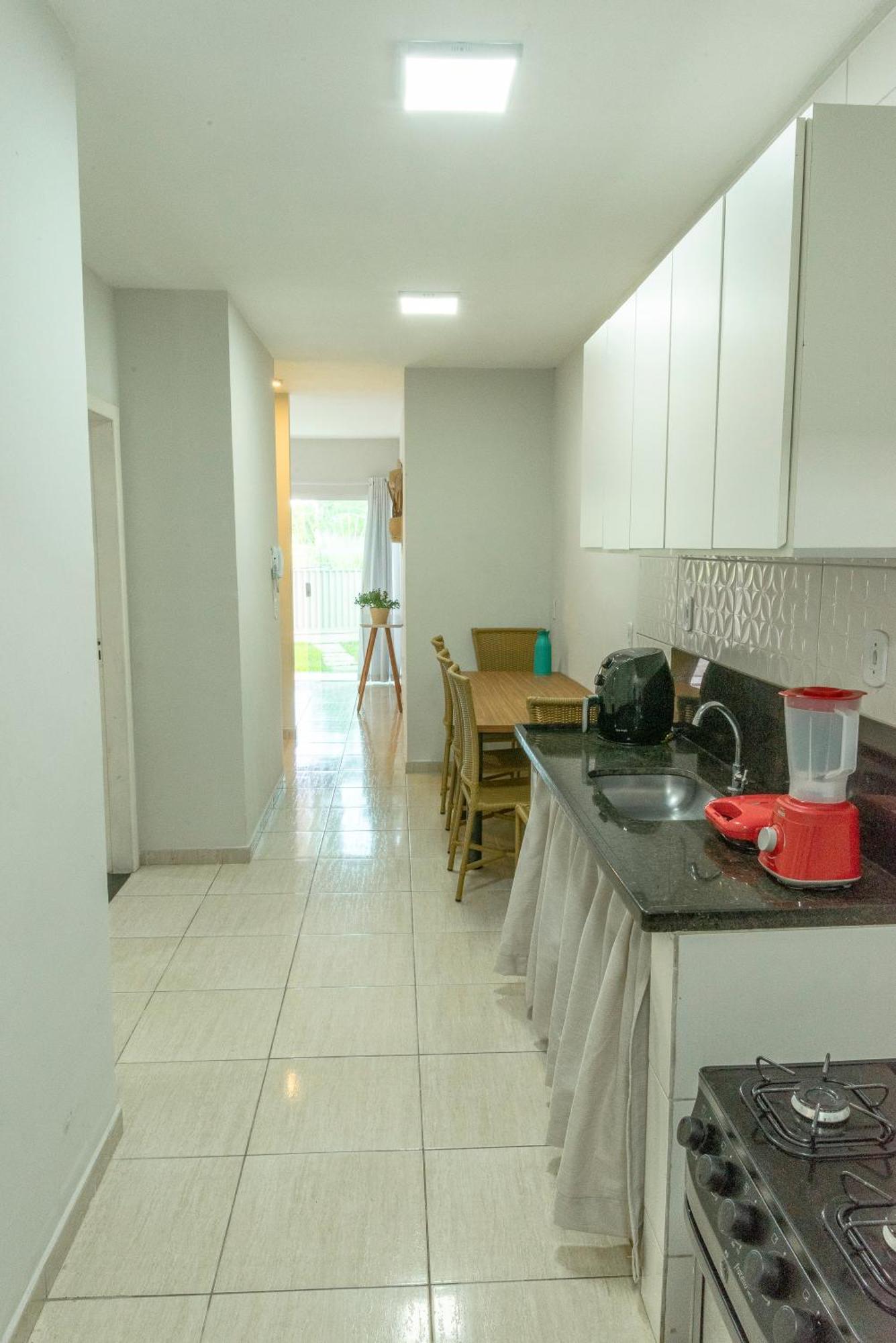 Casa de férias 500M Praia Taperapuan; 2 Quartos; Wifi 300Mbs; Churrasqueira; Chuveirao; Estacionamento Gratuito 1 Carro. Porto Seguro