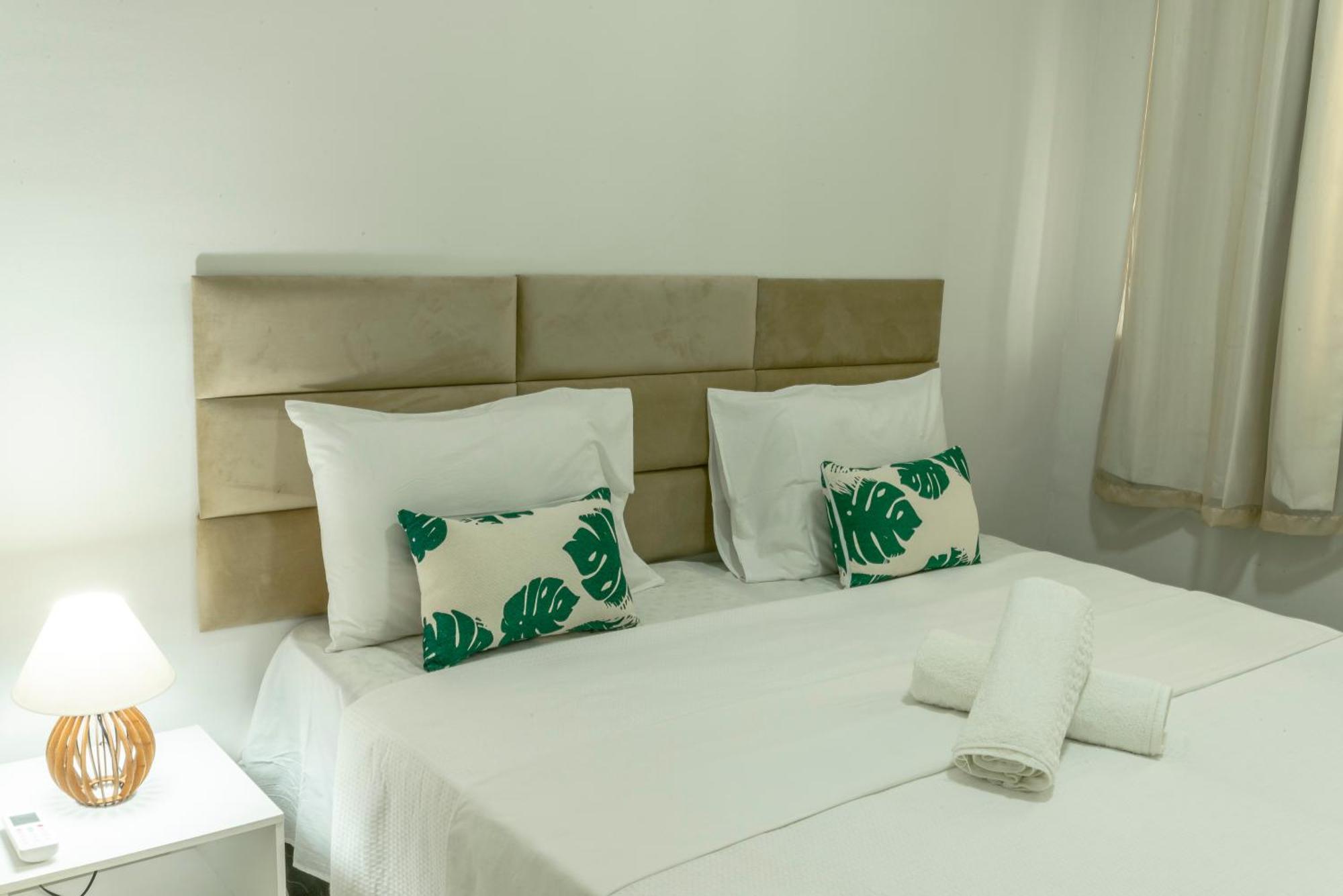 500M Praia Taperapuan; 2 Quartos; Wifi 300Mbs; Churrasqueira; Chuveirao; Estacionamento Gratuito 1 Carro. Porto Seguro