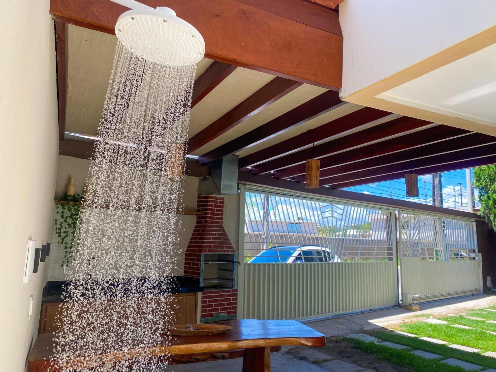 500M Praia Taperapuan; 2 Quartos; Wifi 300Mbs; Churrasqueira; Chuveirao; Estacionamento Gratuito 1 Carro. Casa de férias Porto Seguro