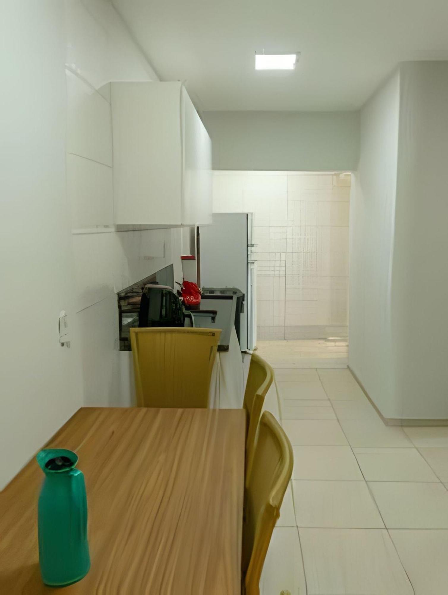 Casa de férias 500M Praia Taperapuan; 2 Quartos; Wifi 300Mbs; Churrasqueira; Chuveirao; Estacionamento Gratuito 1 Carro.