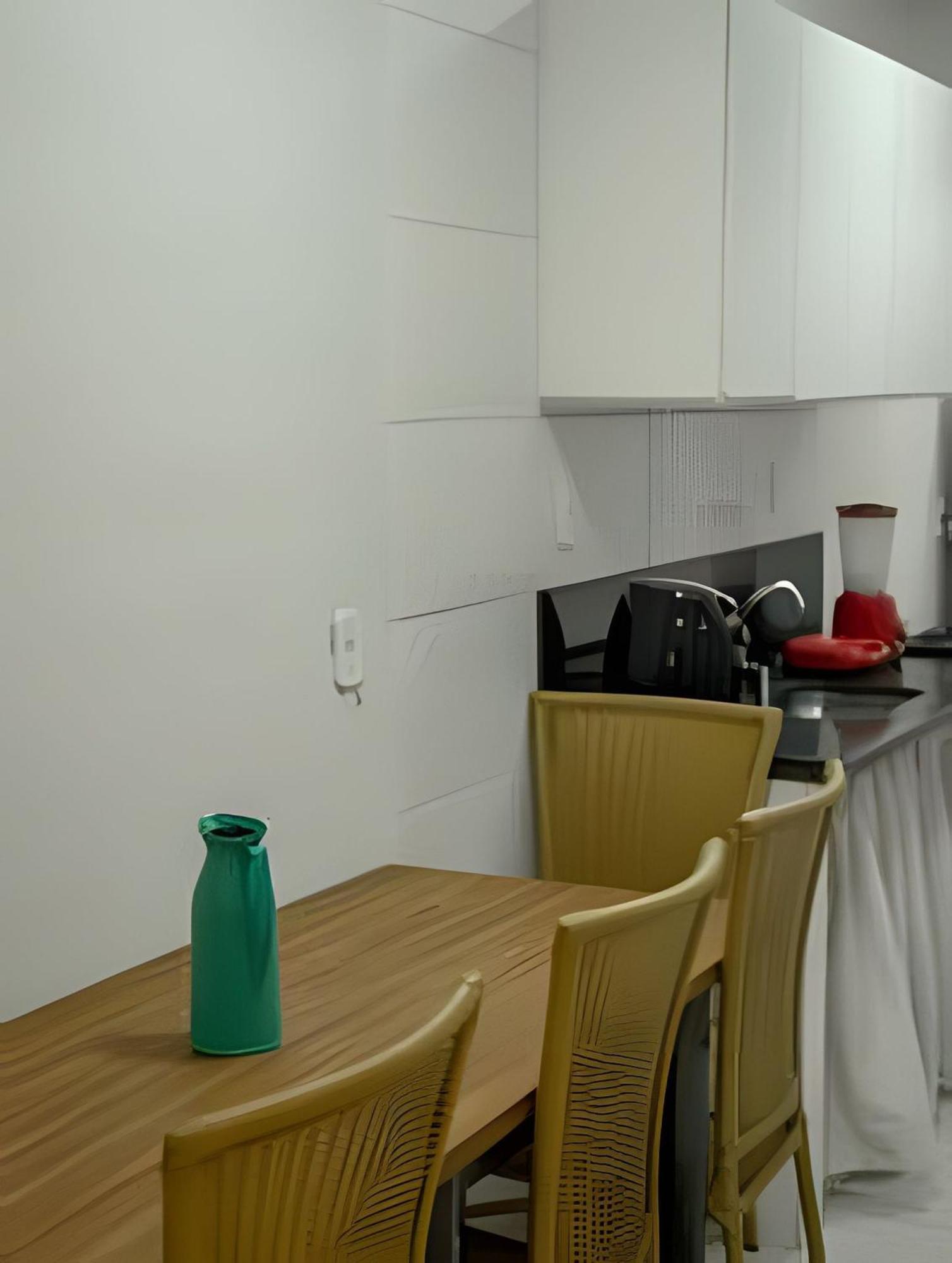 Casa de férias 500M Praia Taperapuan; 2 Quartos; Wifi 300Mbs; Churrasqueira; Chuveirao; Estacionamento Gratuito 1 Carro. *
