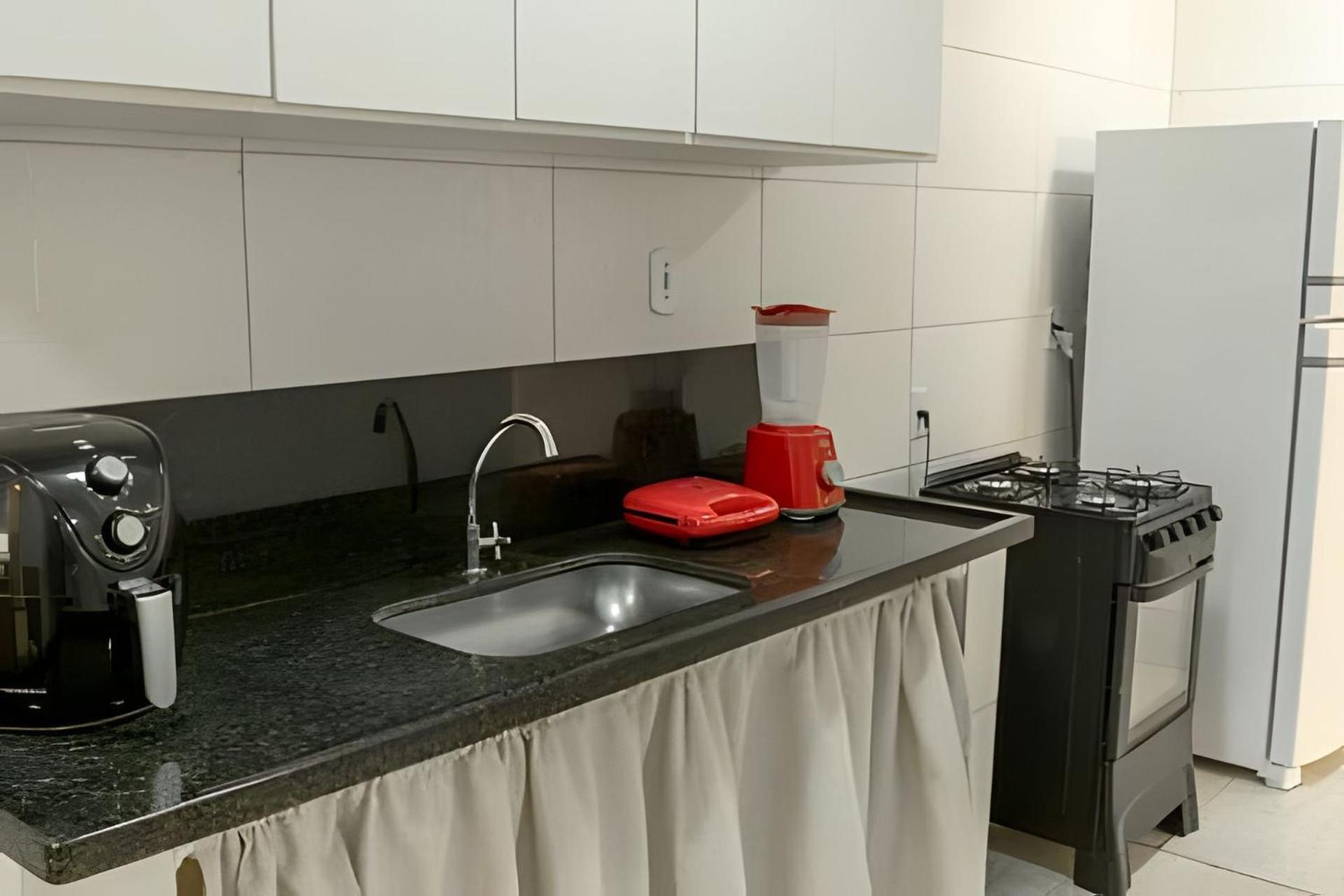 500M Praia Taperapuan; 2 Quartos; Wifi 300Mbs; Churrasqueira; Chuveirao; Estacionamento Gratuito 1 Carro.