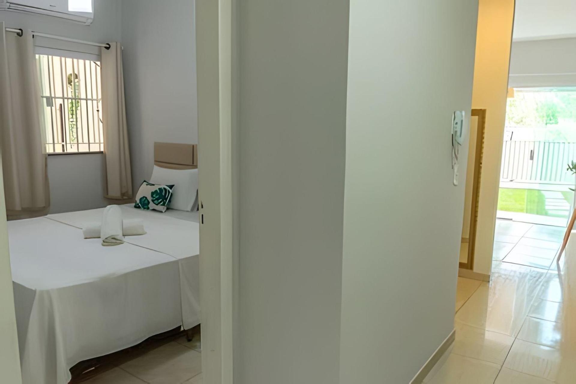 500M Praia Taperapuan; 2 Quartos; Wifi 300Mbs; Churrasqueira; Chuveirao; Estacionamento Gratuito 1 Carro. * Porto Seguro
