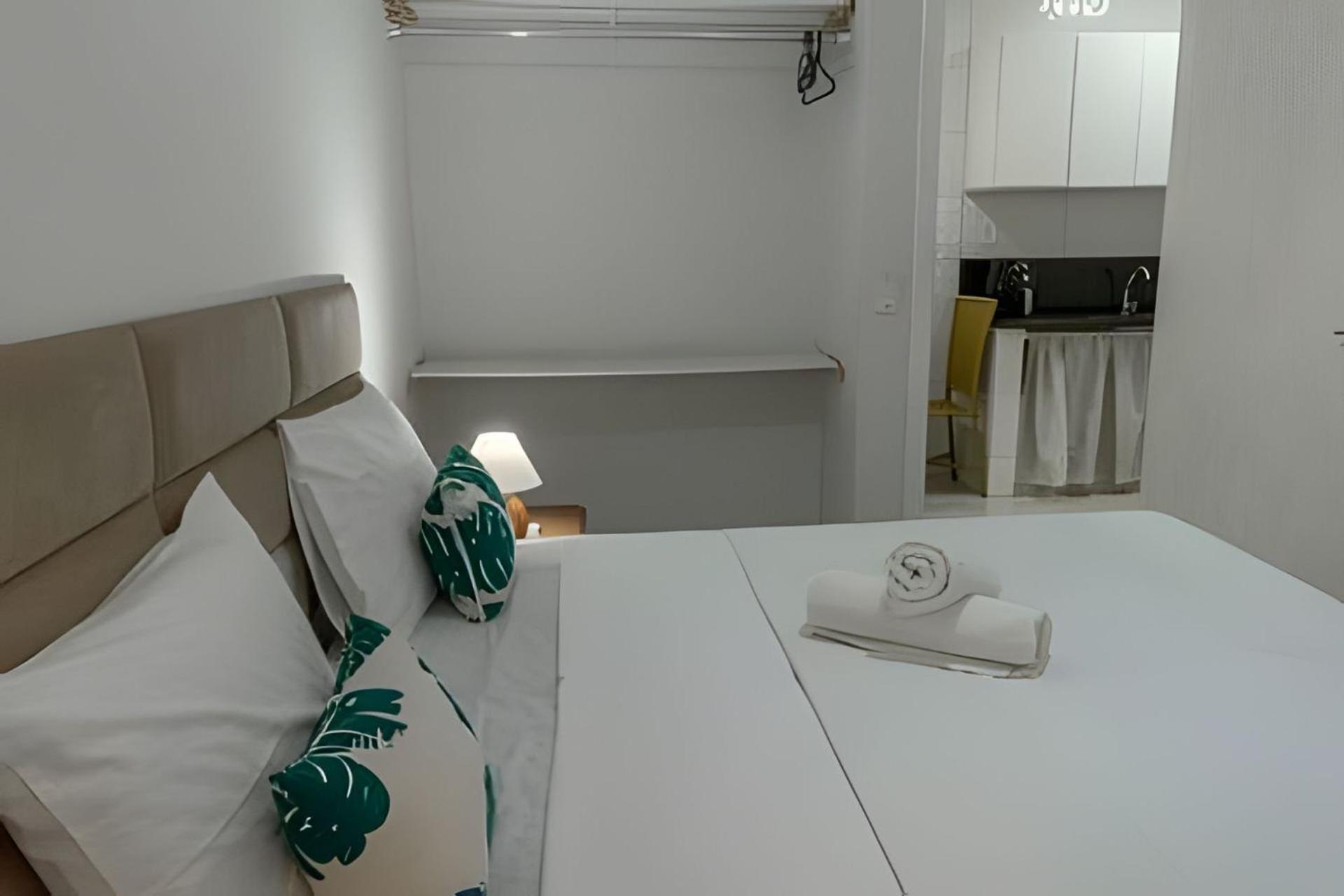 Casa de férias 500M Praia Taperapuan; 2 Quartos; Wifi 300Mbs; Churrasqueira; Chuveirao; Estacionamento Gratuito 1 Carro.