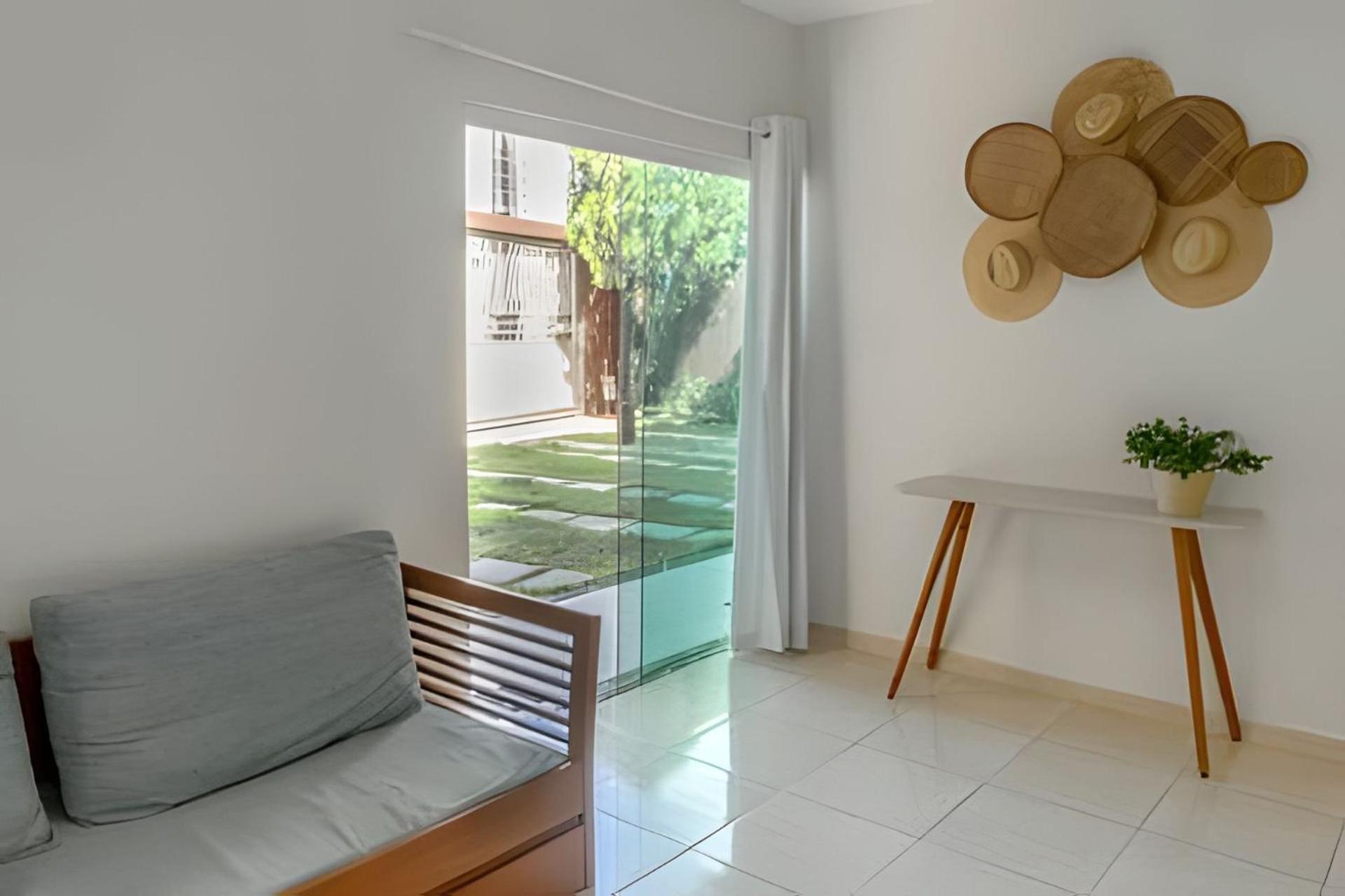 500M Praia Taperapuan; 2 Quartos; Wifi 300Mbs; Churrasqueira; Chuveirao; Estacionamento Gratuito 1 Carro. * Porto Seguro