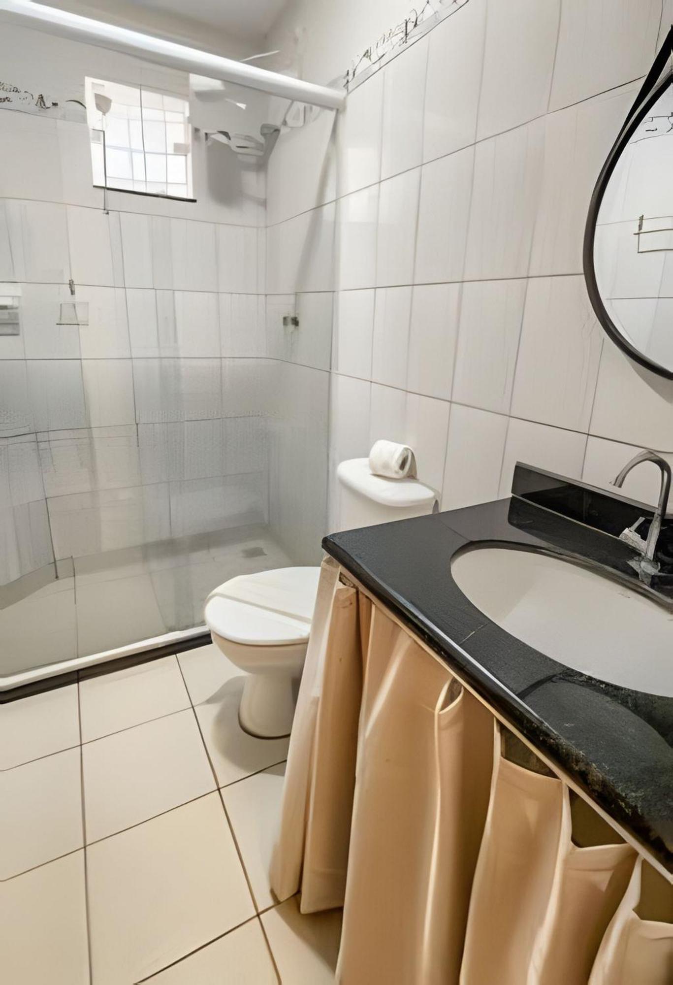500M Praia Taperapuan; 2 Quartos; Wifi 300Mbs; Churrasqueira; Chuveirao; Estacionamento Gratuito 1 Carro. * Porto Seguro