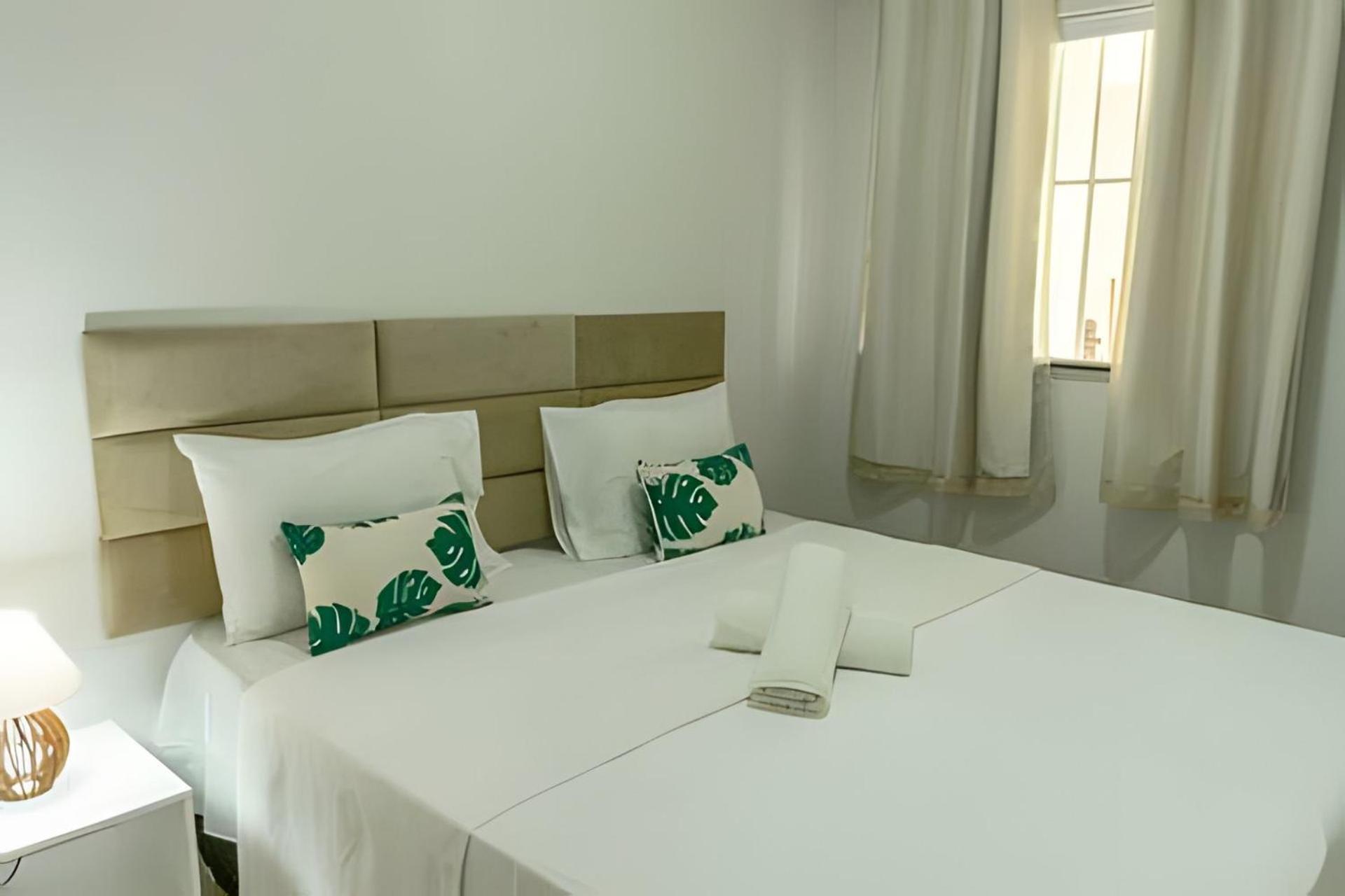 Casa de férias 500M Praia Taperapuan; 2 Quartos; Wifi 300Mbs; Churrasqueira; Chuveirao; Estacionamento Gratuito 1 Carro.