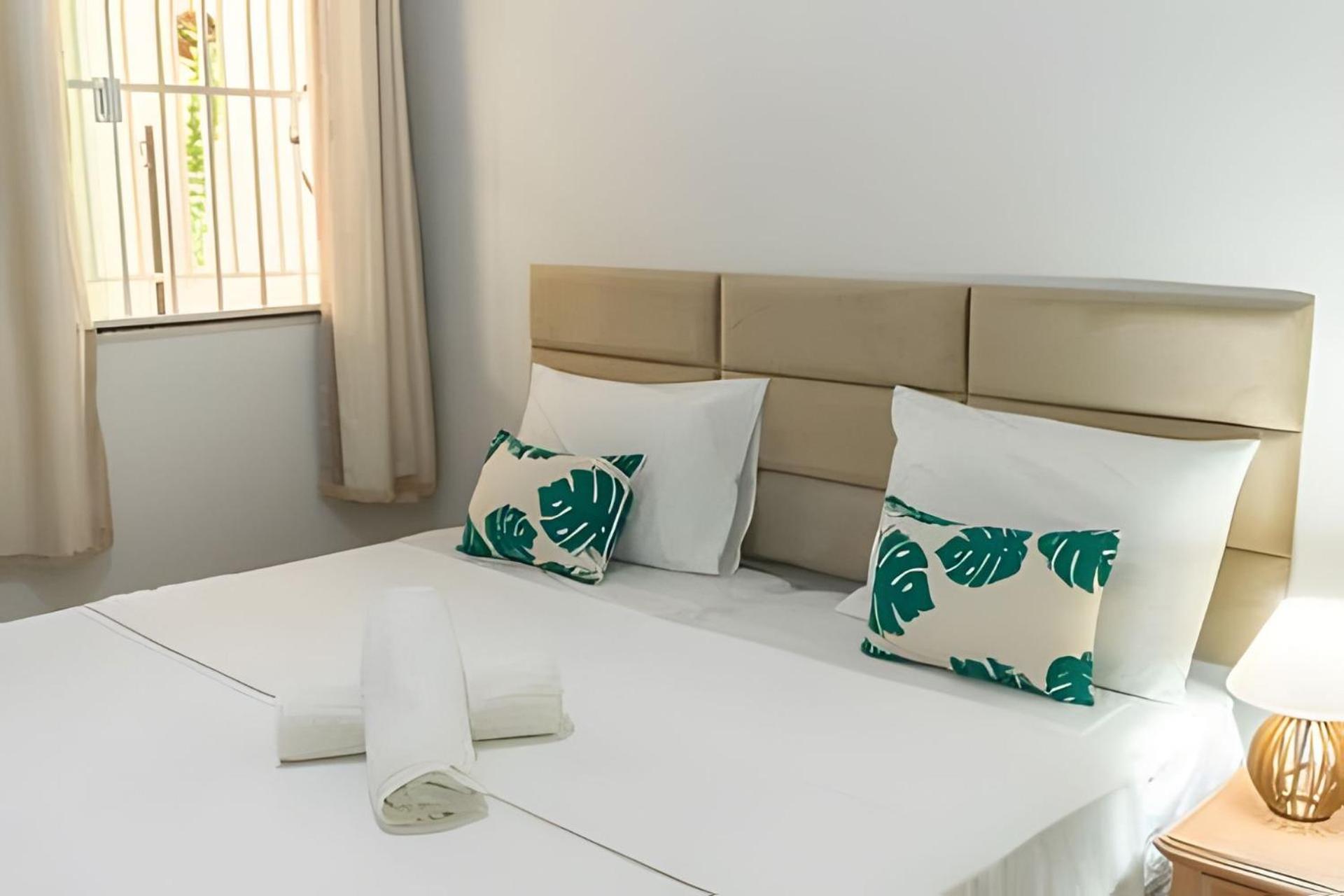 500M Praia Taperapuan; 2 Quartos; Wifi 300Mbs; Churrasqueira; Chuveirao; Estacionamento Gratuito 1 Carro. * Porto Seguro