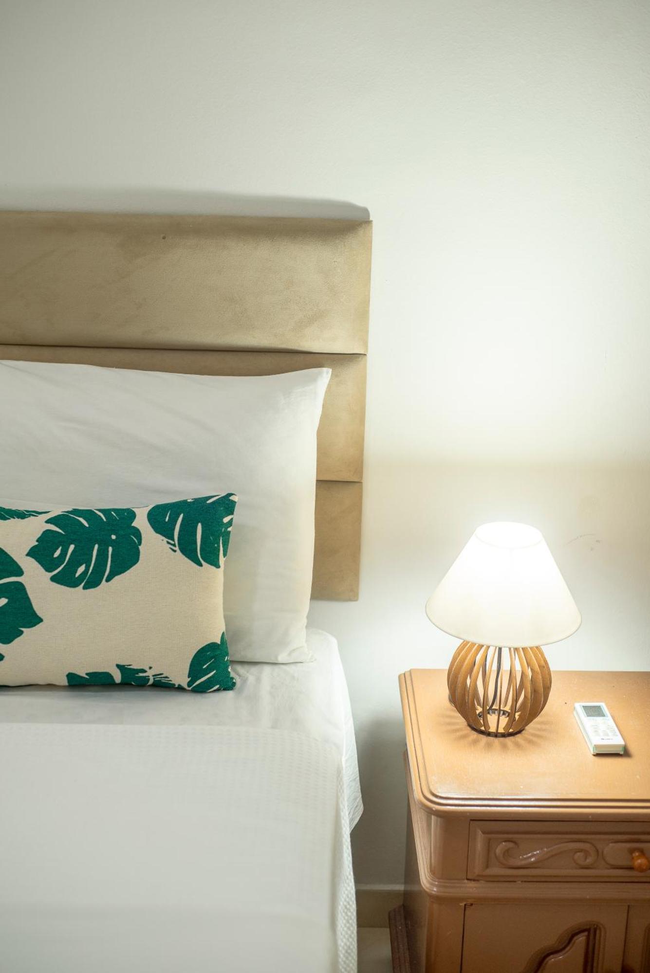 Holiday home 500M Praia Taperapuan; 2 Quartos; Wifi 300Mbs; Churrasqueira; Chuveirao; Estacionamento Gratuito 1 Carro.
