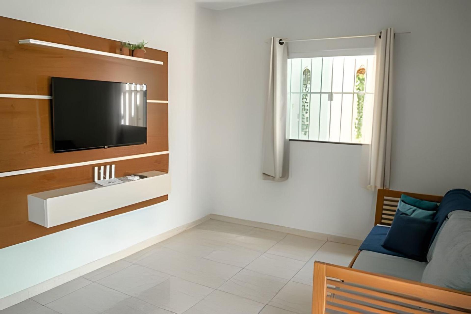 500M Praia Taperapuan; 2 Quartos; Wifi 300Mbs; Churrasqueira; Chuveirao; Estacionamento Gratuito 1 Carro. Porto Seguro